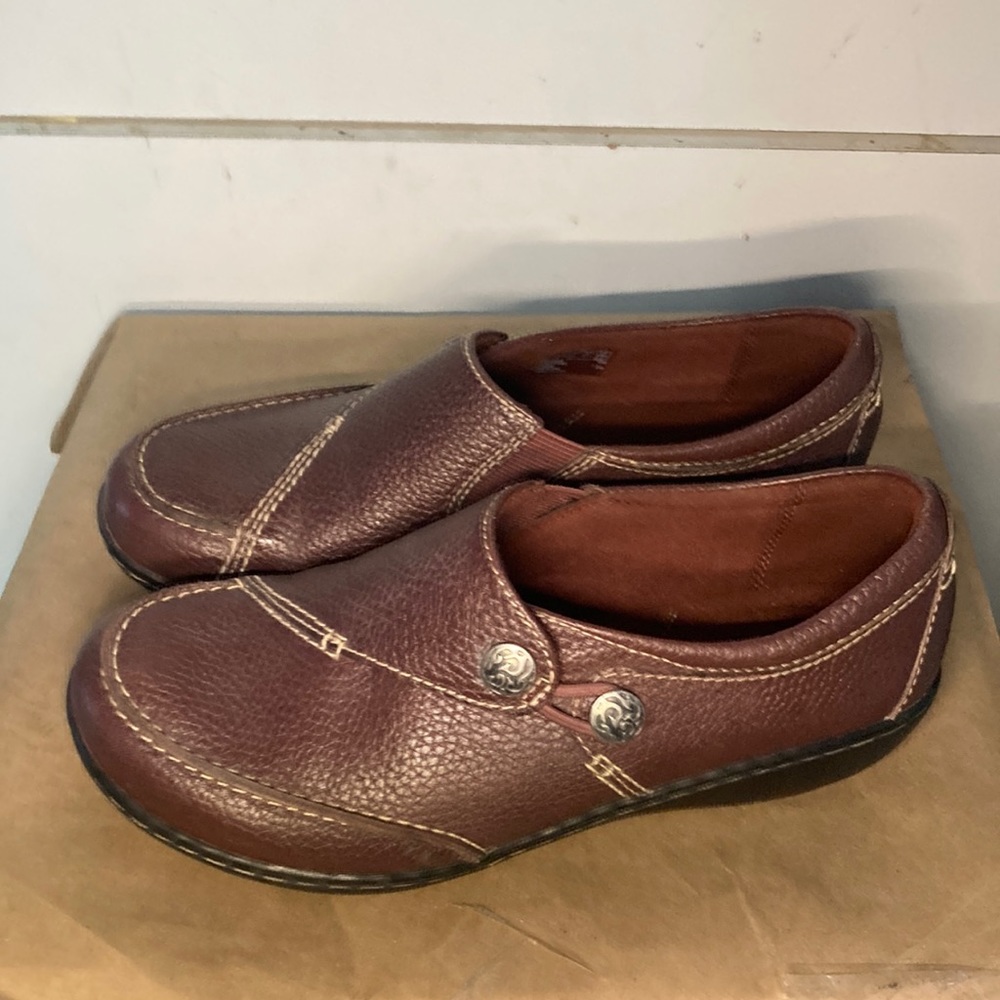 Clarks Comfort Shoes Size 8.5W